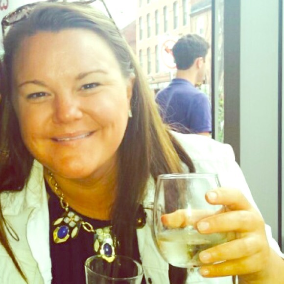 Meet your Posher, Laura - Picture 1 of 1